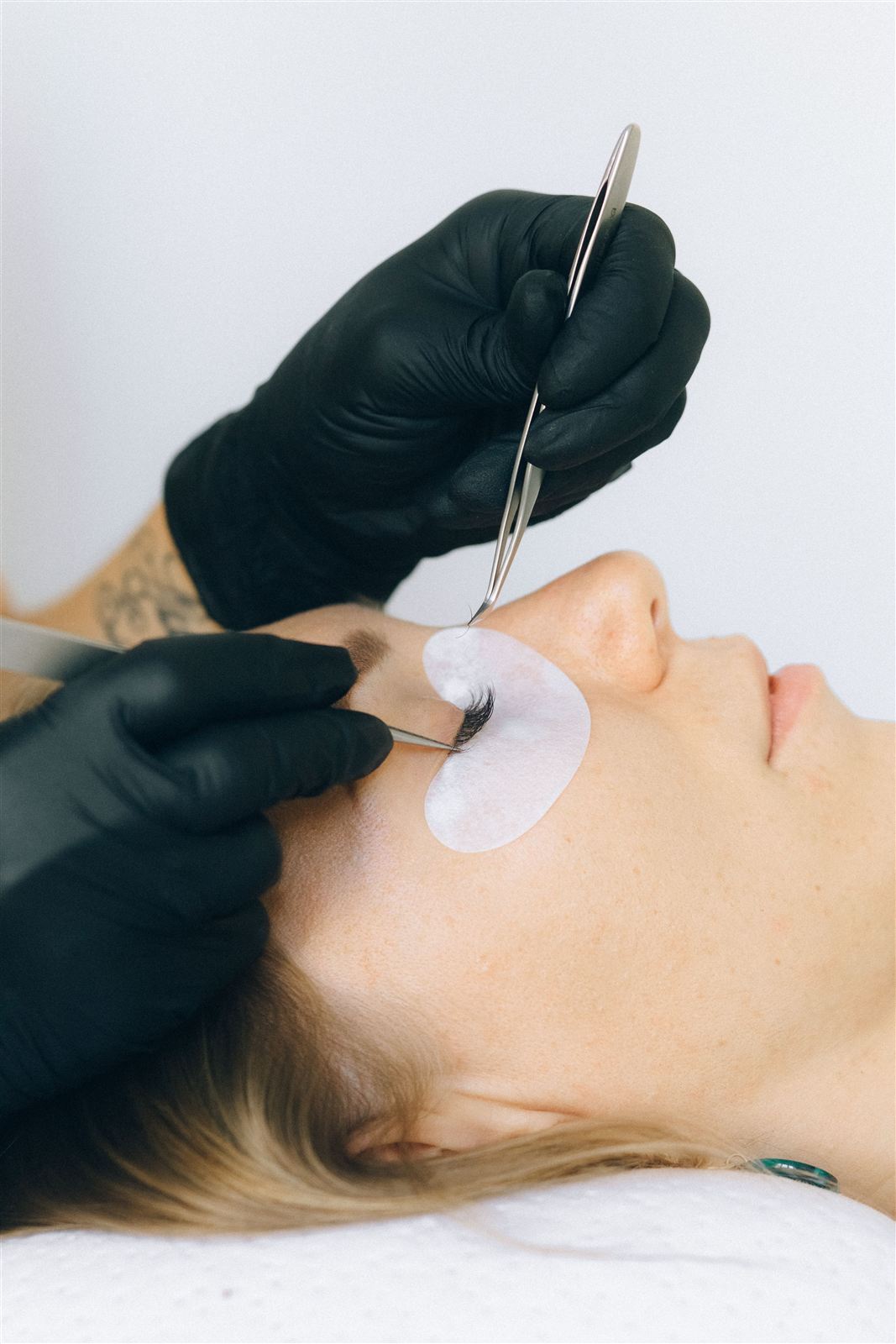 Lash refill appointment maintaining eyelash extensions
